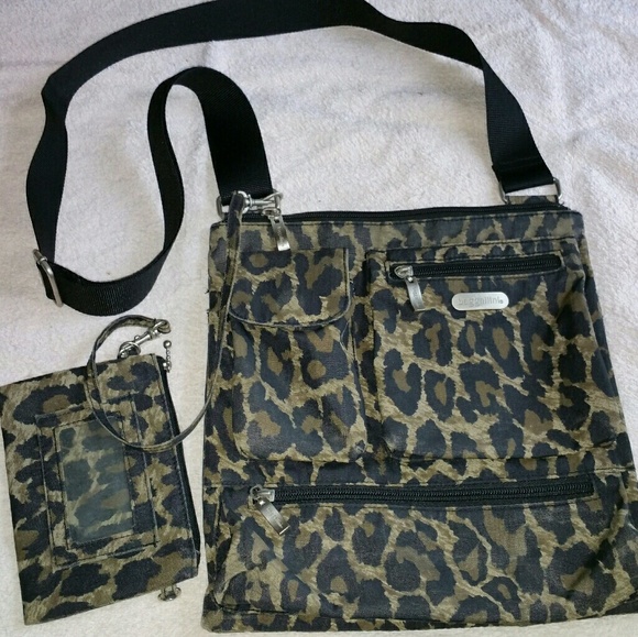 baggallini leopard print bags